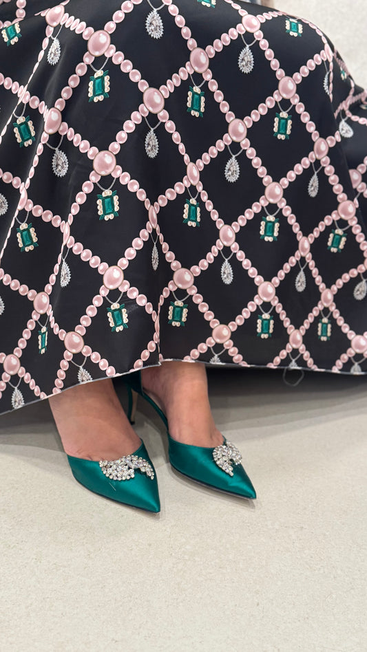 Pearls Collection

Fabric: Silk Satin

Price: 60 AED per meter